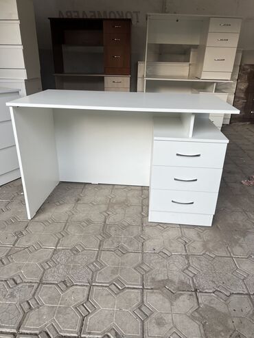 офисная мебель бишкек таатан: Офисный Стол, цвет - Белый, Новый