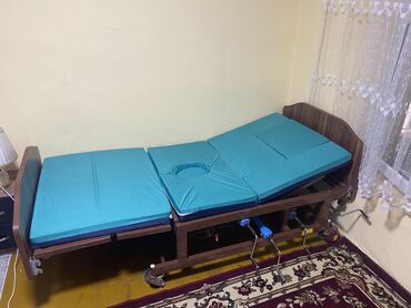 Медицинская мебель: Медицинская кровать с туалетом