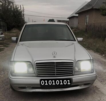 Mercedes-Benz 320: 3.2 л | 1994 г. | Седан