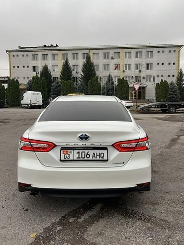 Toyota: Toyota Camry: 2019 г., 2.5 л, Гибрид, Седан — 7