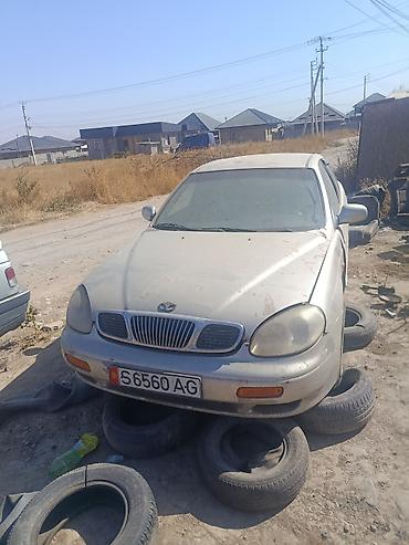 Унаа: Daewoo Leganza: 1998 г., Кол менен иштөөчү, Бензин, Седан — 1