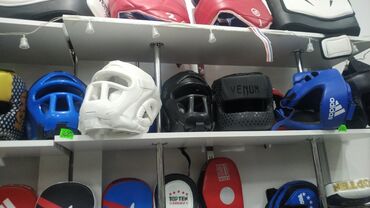 шлем таэквондо: Шлем для бокса Боксёрские шлемы 
Вся экипировка для таэквондо