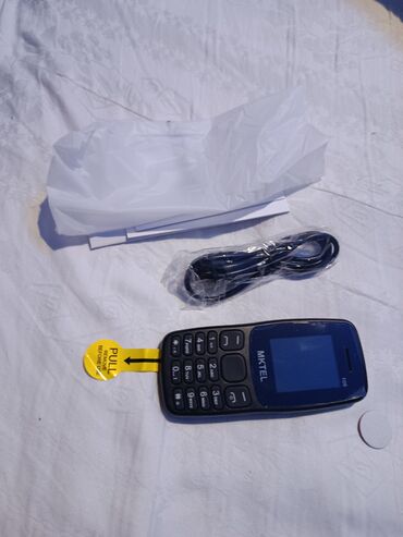 Ostali mobilni telefoni: MKTEL 106 – klasični mobilni telefon Glavne karakteristike: - Ekran — 4