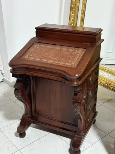 Stilski radni stolovi: Sekreter / dečiji pisaci sto – Dobro stanje 🪑 Širina: 56 cm, Dubina — 5