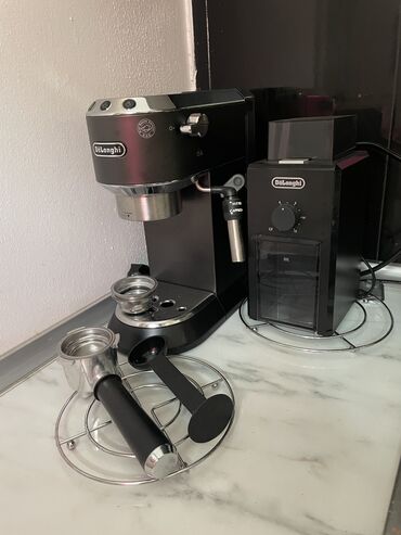 Qəhvə maşınları: Delonghi kofe bisiren ve kofe uyuden Sadece 1 ay islenilib oz