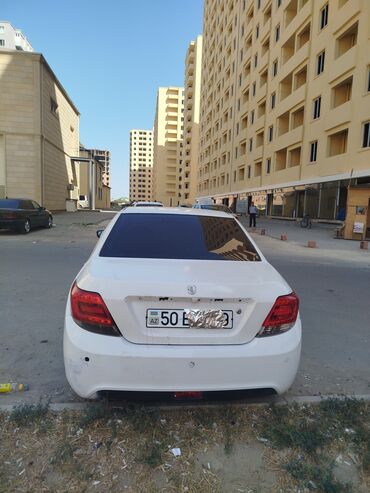 Su nəqliyyatı: Iran Khodro : 1.7 l | 2019 il 505480 km Sedan