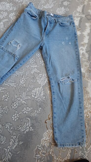 джинсы рваные женские: Мом, Средняя талия, Рваные