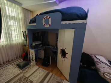 Beşiklər: Oğlan və qız üçün, Yazı masası, Dolab