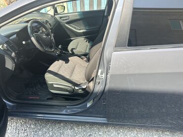 Kia: Kia Forte: 1.8 l | 2015 il Sedan — 9