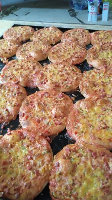 Meyvə və giləmeyvə: Mini pizza və xəmir məmulatları hazırlayan sexdən təklif - Mini