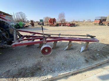 Оборотные плуги, перевертыши: Навесной оборотный плуг для трактора, 5-корпусный. Плн 5-35. Рама — 4