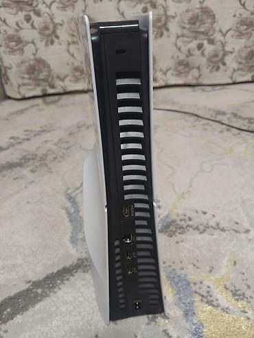 PS5 (Sony PlayStation 5): PlayStation 5 (дисковая версия) + беспроводной геймпад DualSense Не — 3