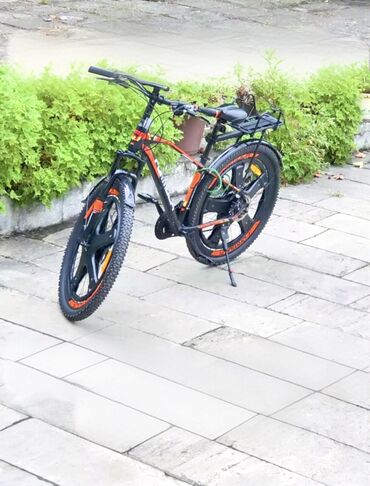 qaçış aparatı qiyməti: İşlənmiş Şose velosipedi 29", sürətlərin sayı: 21, Ödənişli çatdırılma, Ünvandan götürmə