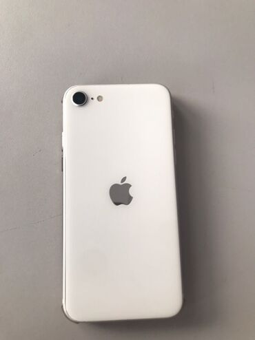 Apple iPhone: IPhone SE 2020, Б/у, 128 ГБ, Белый, Защитное стекло, Чехол, 100 %
