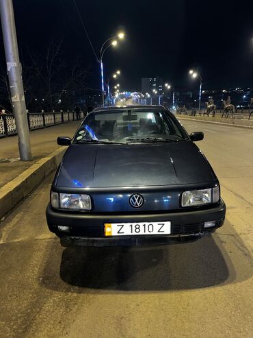 Volkswagen: Volkswagen Passat: 1988 г., 1.8 л, Механика, Бензин, Седан