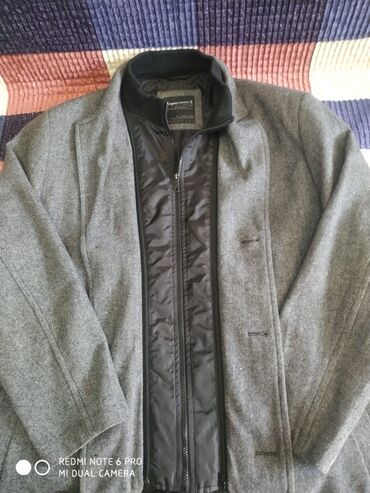 бежевое мужское пальто: Итальянский бренд отличное качество и состояние .Полупальто Большой