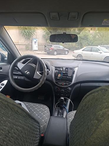 Hyundai Solaris: 2015 г., Автомат, Бензин, Седан