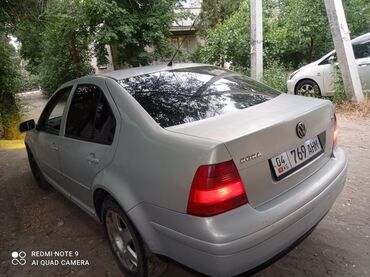 Volkswagen: Volkswagen Bora: 1998 г., 1.6 л, Механика, Бензин, Седан