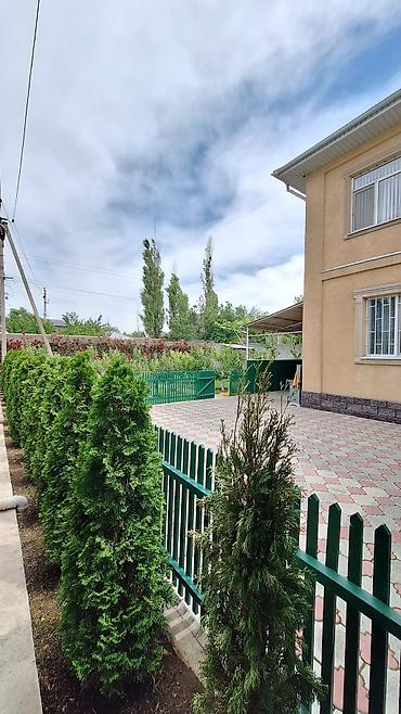 без хозяев: Продаётся уютный кирпичный дом в жилмассиве Ак-Орго, 100 м от ул — 3