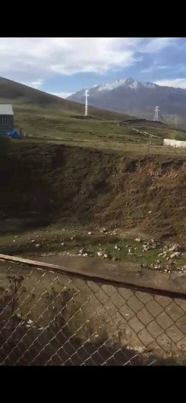 Həyət evləri və villaların satışı: Daşkəsən rayon qazax yolçu kəndində xoşbulağa yaxın ev satılır 9 sot — 6