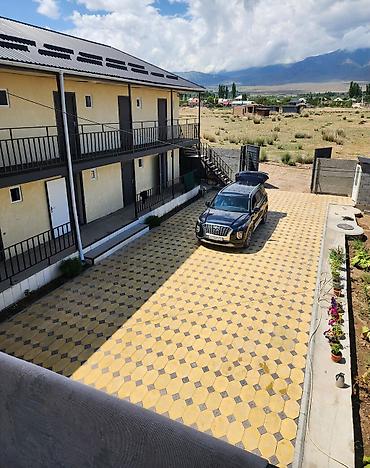 Продажа отелей и хостелов: Гостевой дом «Жыргаал» - Двухэтажный корпус с отдельными входами в — 4