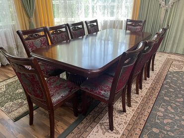 стол и стулья для гостиной в Кыргызстан | Комплекты столов и стульев: Срочно продаётся мебель для дома и офиса диван стол стульями