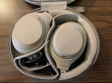 Наушники: Ищу б/у наушники Sony WH-1000XM4. Желательно бежевого цвета и с