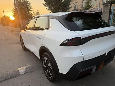 tesla model x: Электромобиль кроссовер, белый кузов, 5 дверей. Современный — 8