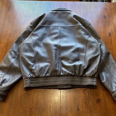Kurtkalar: Deri kurka brend marka amerikadan alinib pilot kurtkasidi L razmerdi — 14