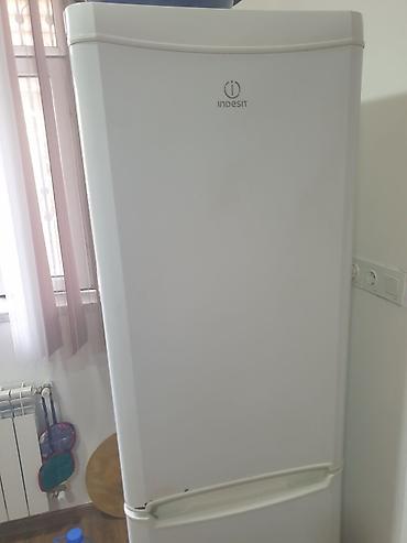 buz m4 hesap: Xarab 2 qapılı Indesit Soyuducu Satılır, rəng - Ağ — 2
