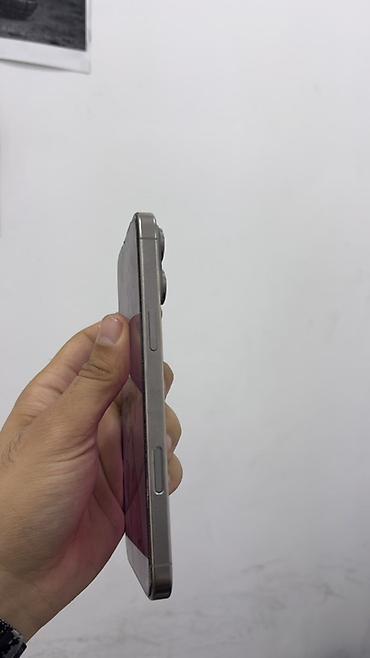 apl: IPhone 16 Pro Max, 256 GB, Natural Titanium, Simsiz şarj — 2