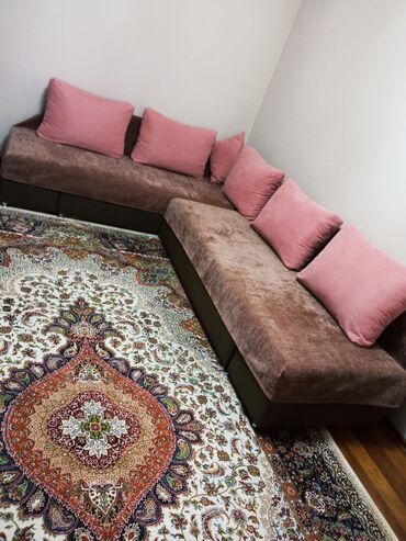 двухспальной кроват: Угловой диван, цвет - Коричневый, Б/у