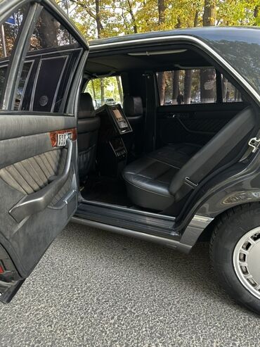 Mercedes-Benz: Mercedes-Benz S-Class: 1985 г., Седан — 9