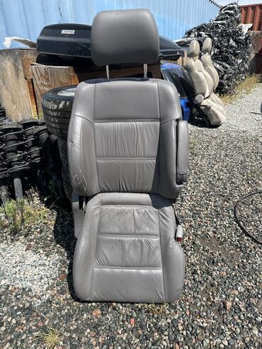 пневма сидения: Переднее сиденье, Кожа, Subaru 2001 г., Б/у, Оригинал, Япония
