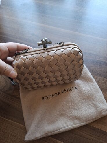 ikinci el qizillar: Əl çantası, Bottega Veneta, Yeni