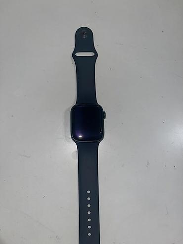 apple wach: Qara silikon kəmərli Apple watch8. Pil 100% cızığ falan yoxdur idyal — 2