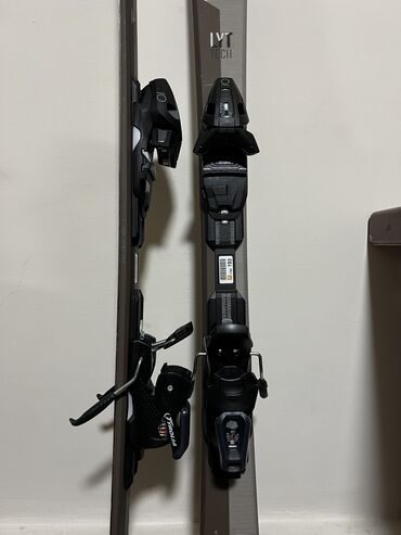 Лыжные ботинки: Продаю качественные лыжи. Подарили в прошлом году, использовал всего — 3