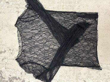 qadin ucun koynekler: Məhsul: Qara dantelli şəffaf bluz - Material: nazik, elastik dantel