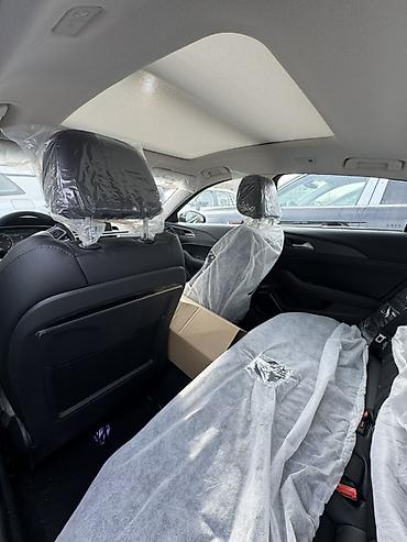 FAW: FAW : 2022 г., Гибрид, Седан — 10