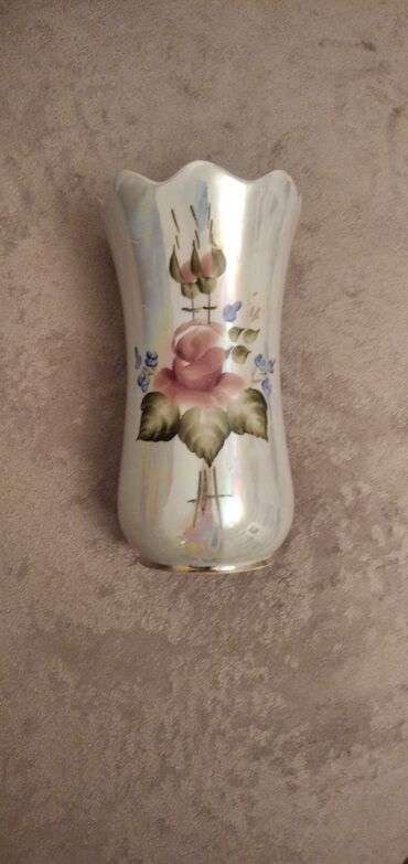 mimoza gülü: Sade kicik olculu guldan 10 manat at lalafo.az mimoza gülü: Sade kicik olculu guldan 10 manat