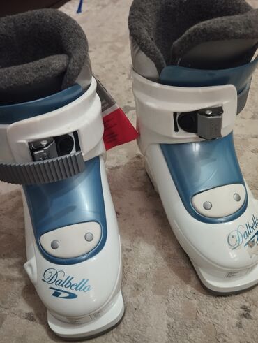 лыжные ботинки: Абсолютно новые лыжные ботинки от фирмы DALBELLO !!! размер 26цена