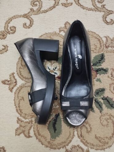 deri pencekler: Tuflilər, Ölçü: 38, rəng - Qızılı, Yeni