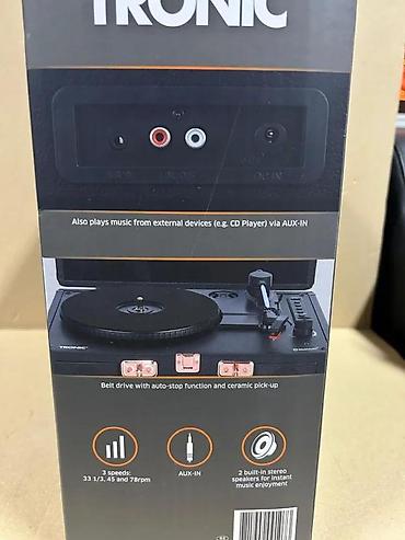 Zvučnici i stereo sistemi: Prenosni gramofon u koferu - Retro dizajn u stilu kofera, crna — 9