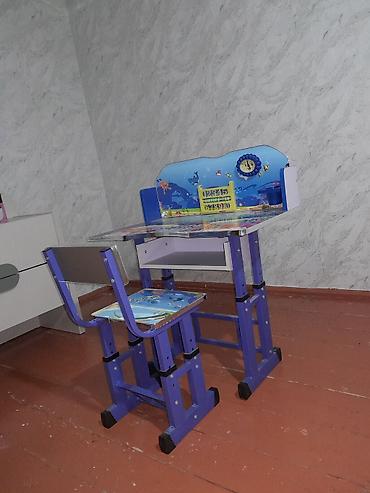 usaq yazi stolu: Uşaq üçün dərs masası və stul dəsti - Dəniz mövzulu rəngarəng dizayn — 2