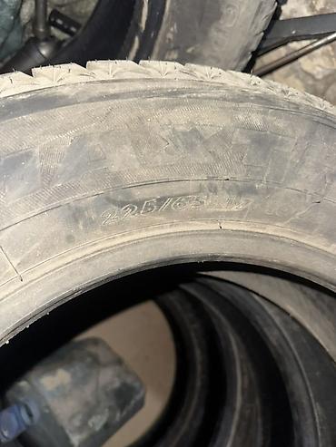 Зимние шины 225/65 R17 (комплект из 4 шт.) - Тип: зимние нешипованные at lalafo.kg Зимние шины 225/65 R17 (комплект из 4 шт.) - Тип: зимние нешипованные