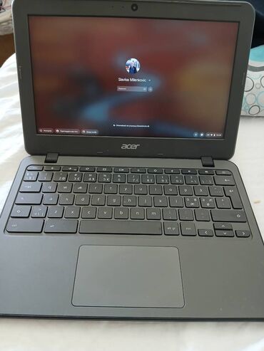 baterija za laptop: 4 GB OZU, 11.6 "