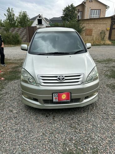 рай 4: Toyota Ipsum: 2002 г., 2.4 л, Автомат, Газ