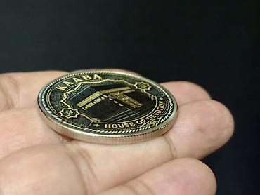 kub nece hesablanir: Kaaba xatirə medal/moneti - Dizayn: Ön üzdə “KAABA – House of — 6