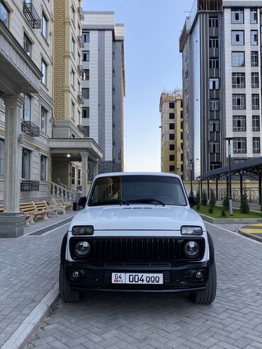 машына приора: ВАЗ (ЛАДА) 4x4 Niva: 2016 г., 1.7 л, Механика, Бензин, Жол тандабас