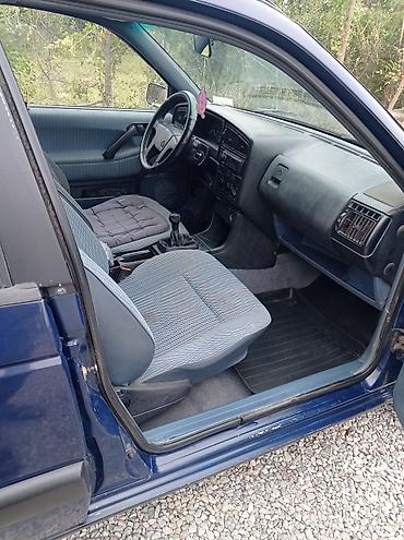 Продажа авто: Volkswagen Passat Variant: 1992 г., 1.8 л, Механика, Бензин, Универсал — 7